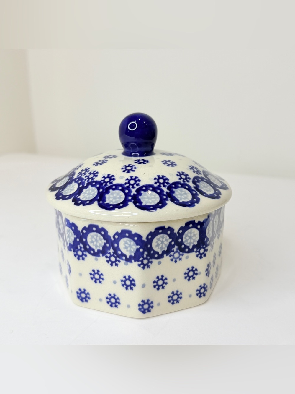Boleslawiec Polish Pottery Short Lidded Jar Canister Blue White 4.25” NWOT